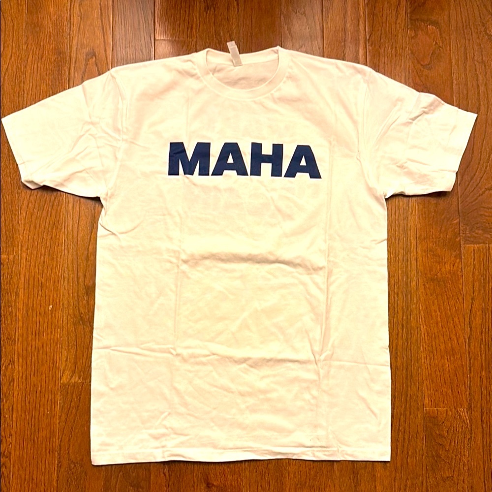 2024 New White MAHA Make America Healthy Again Vote Trump Short Sleeve Tee Large